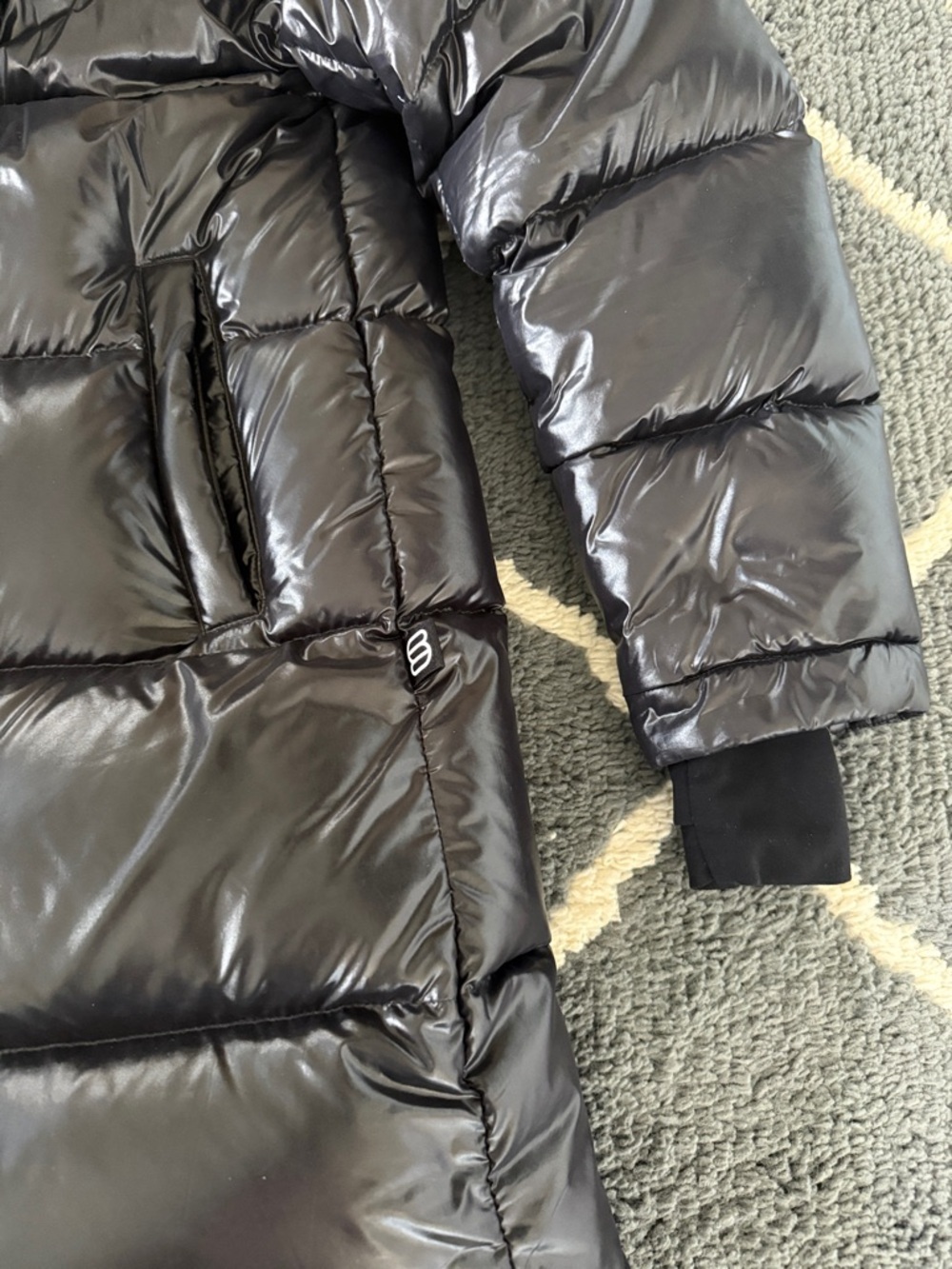 Aritzia Super Puff Mid Hi Gloss Black - Picture 7 of 16